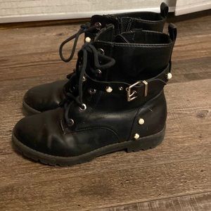 🎉 2/$25 Zara girls pearl detail combat boots lug sole